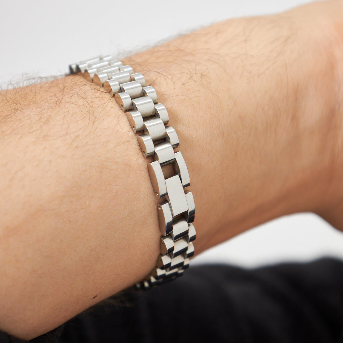 𝐓𝐢𝐭𝐚𝐧𝐲𝐮𝐦 𝐂̧𝐞𝐥𝐢𝐤 𝐁𝐢𝐥𝐞𝐤𝐥𝐢𝐤